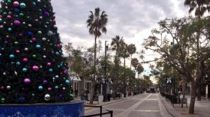 'Shoppers carve out time for Thanksgiving bargain hunting' -- Nov. 29, 2014 -- Los Angeles Times, A1