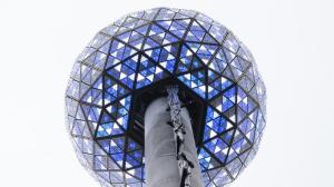 la-na-nn-times-square-ball-new-years-eve-20131-001